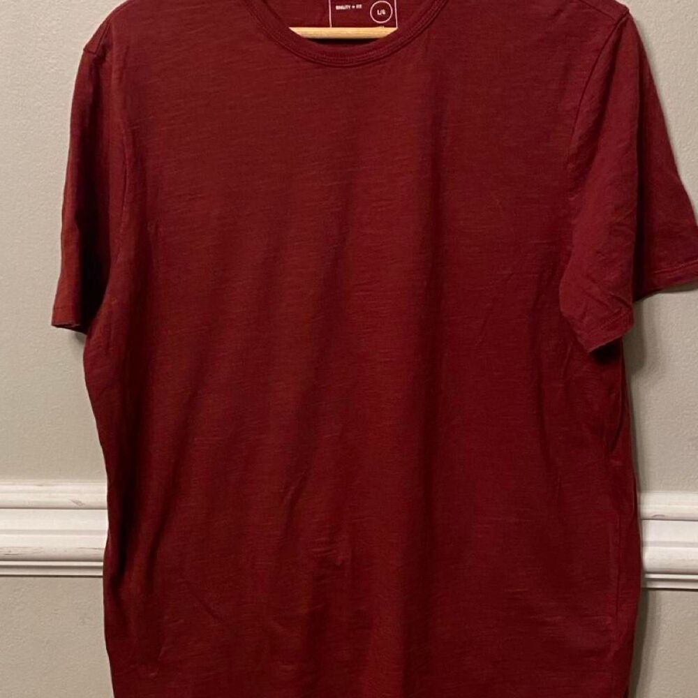 Express Men's Red and Burgundy T-shirt
